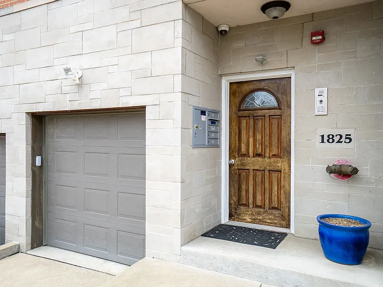 1825 Arcena St #3 — Photo 9