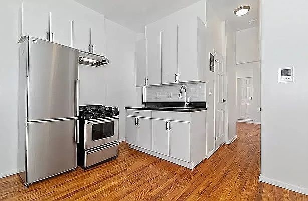 2nd image of 126 Elizabeth St #28
