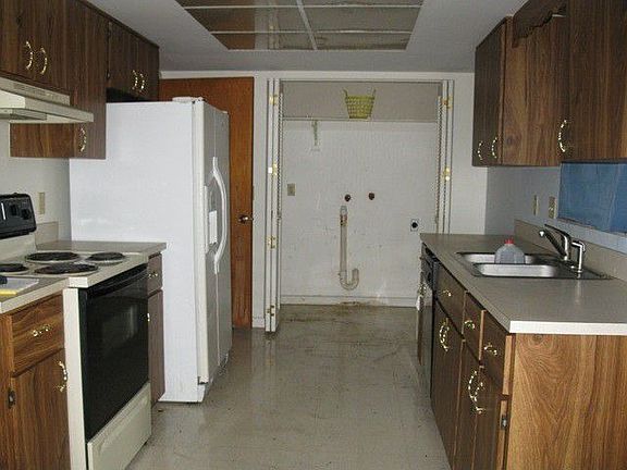5th image of 13 Blue Heron Ln