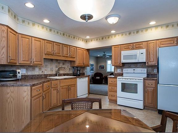 2nd image of 6592 Forest Glen Ave