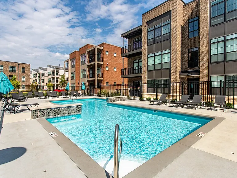 Neighborhood Amenity: Legacy Pool