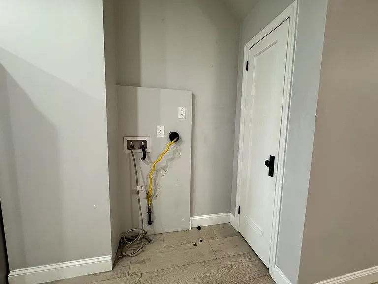 1317 Hobart Ave #1 — Photo 6