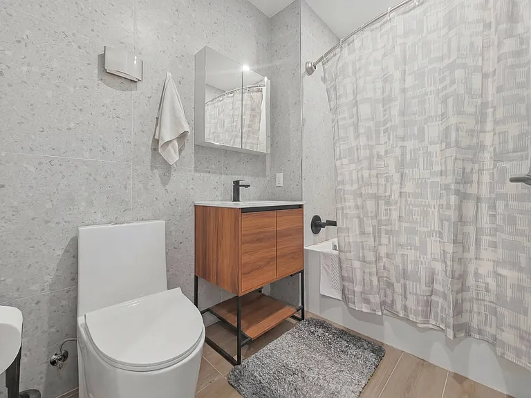 11-24 31st Dr #6C — Photo 4