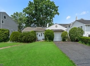 8 Hampton Rd, Clifton, NJ 07012