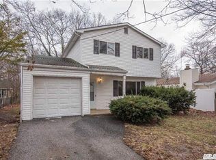 33 Terry Dr, Mastic, NY 11950