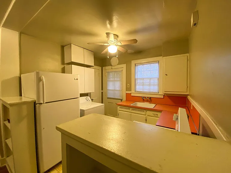488 Ellsworth St — Photo 10