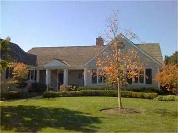 360 Edgefield Ln photo 1