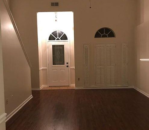 4th image of 9767 Dogwood Ct E