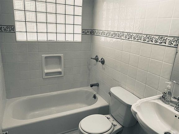 5th image of 781 Doughty Ave
