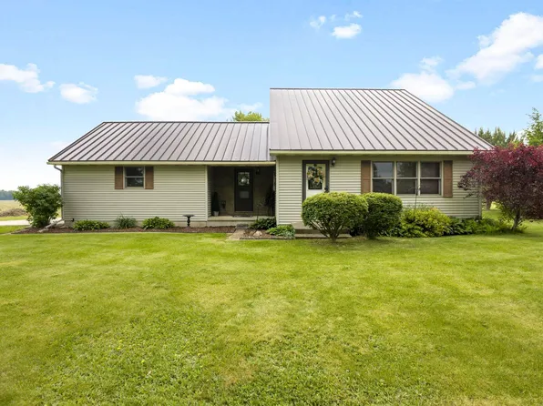 5428 Lilac Rd, Plymouth, IN 46563