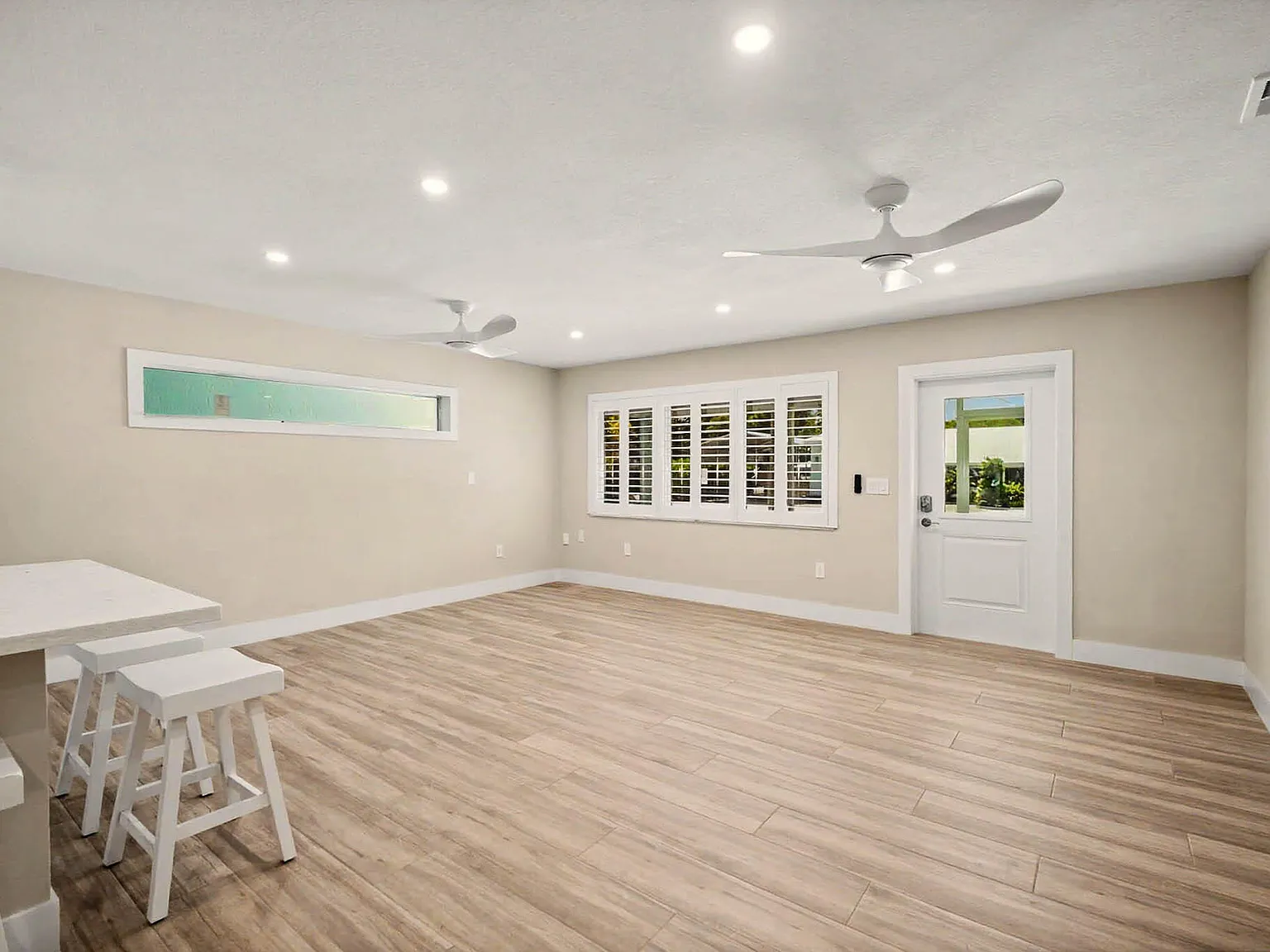 3 bed, 3.0 bath, 1444 sqft, $3,500 — Photo 3