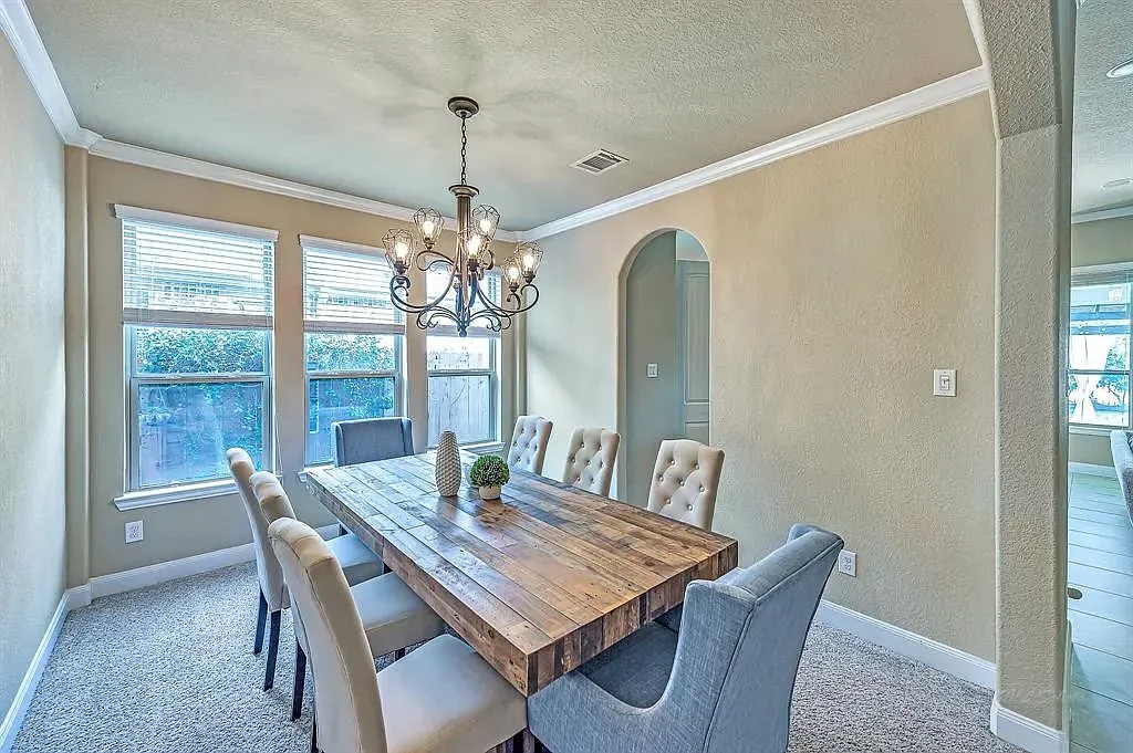 3 bed, 3089 sqft, $3,200 — Photo 4