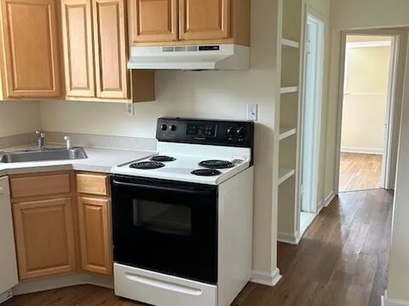 86 Grove St, Stamford, CT