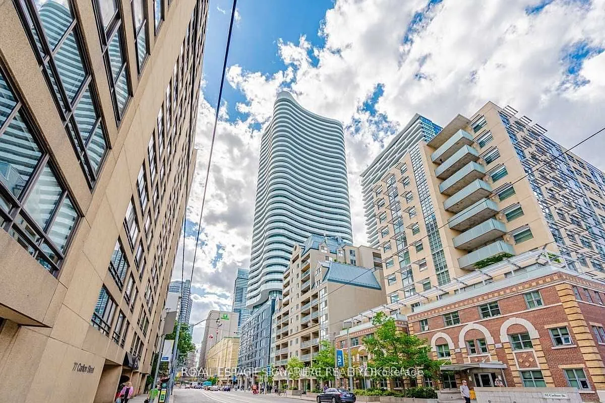 Stanley Condos — Photo 1