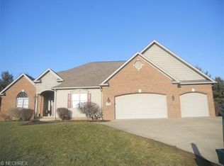 1814 Path View Cir, Louisville, OH 44641