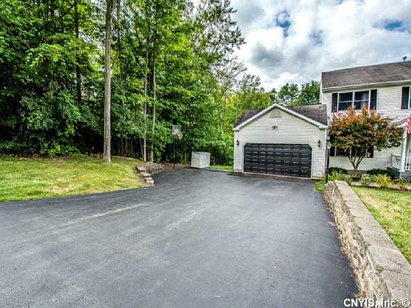 2nd image of 8 Kinderwood Dr