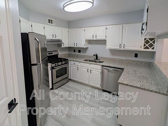 4th image of 1609 Burnstone Dr