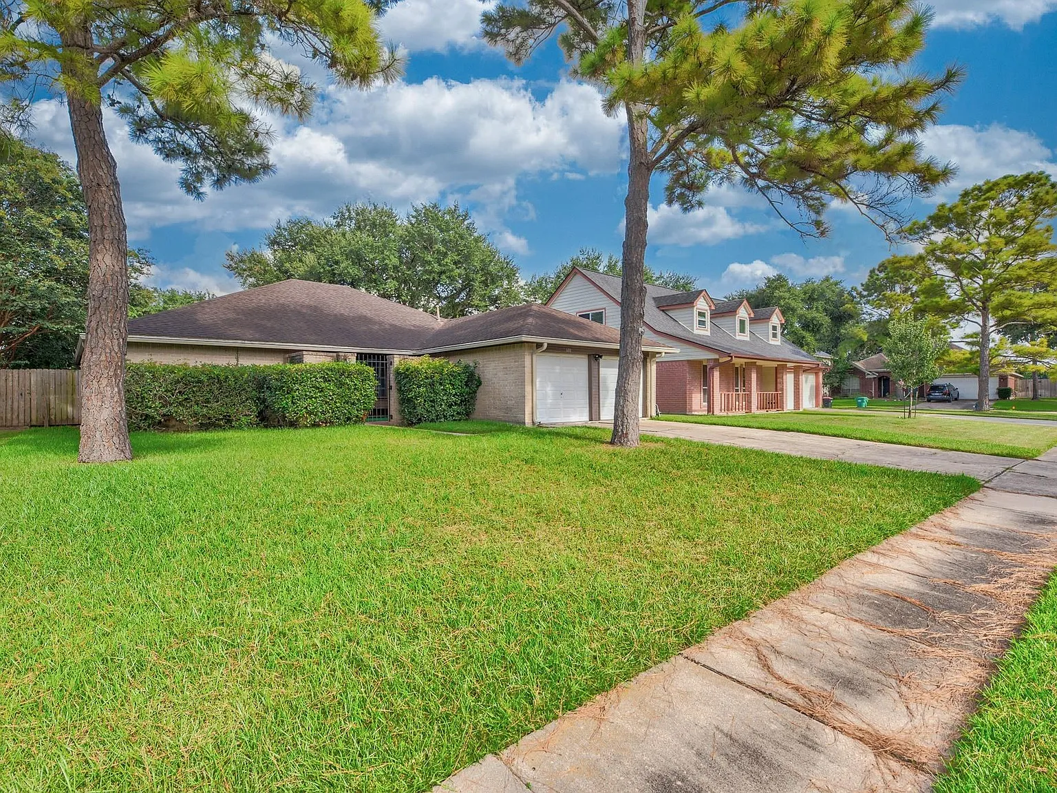 4 bed, 2.0 bath, 1913 sqft, $2,100 — Photo 3