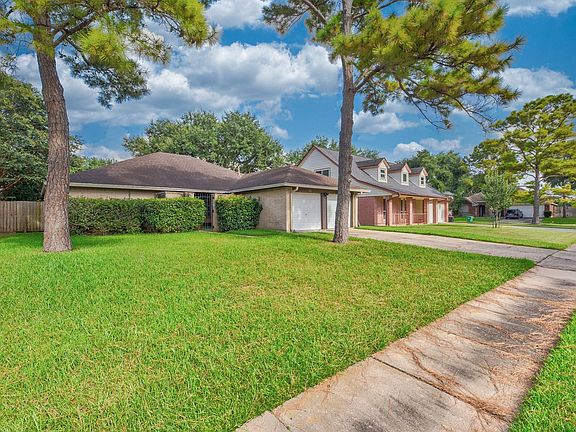 3rd image of 6818 Brockington Dr