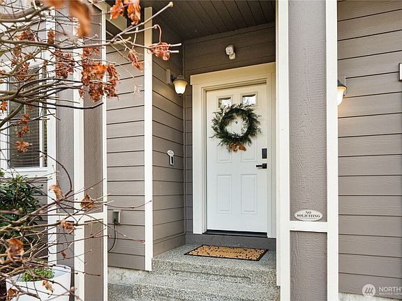 3rd image of 5035 NE 2nd Court