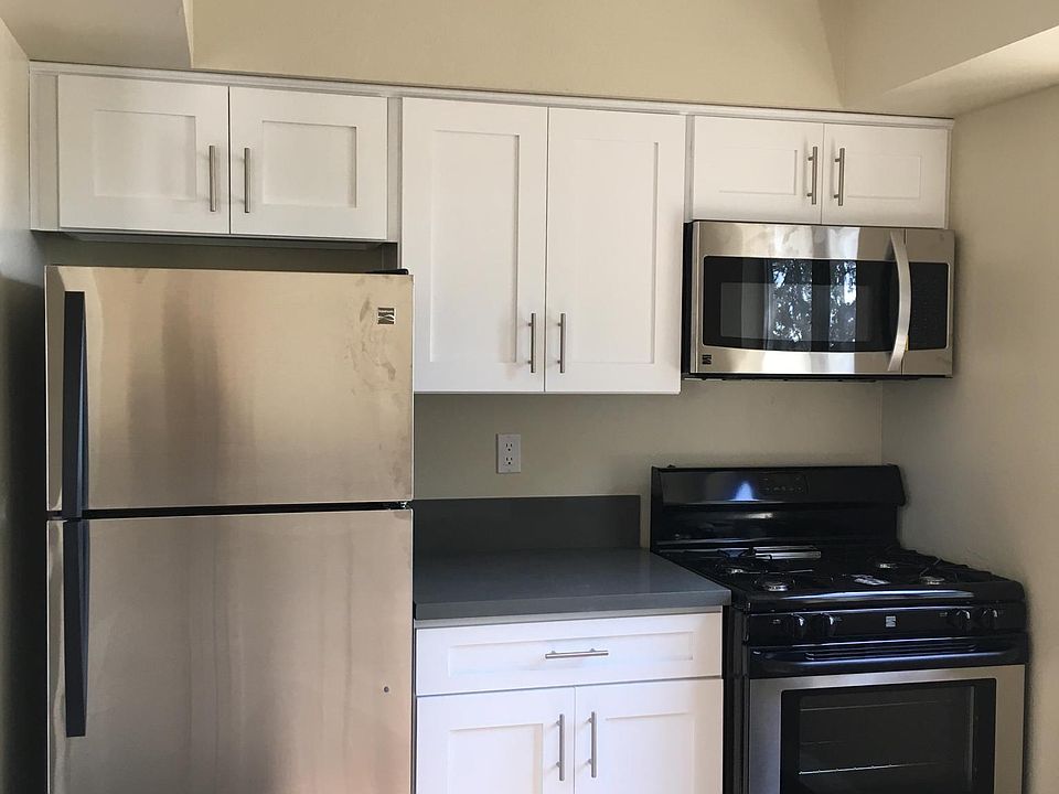 2nd image of 6502 Vineland Ave APT 3