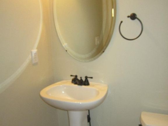 3rd image of 20956 Gardenia Ave