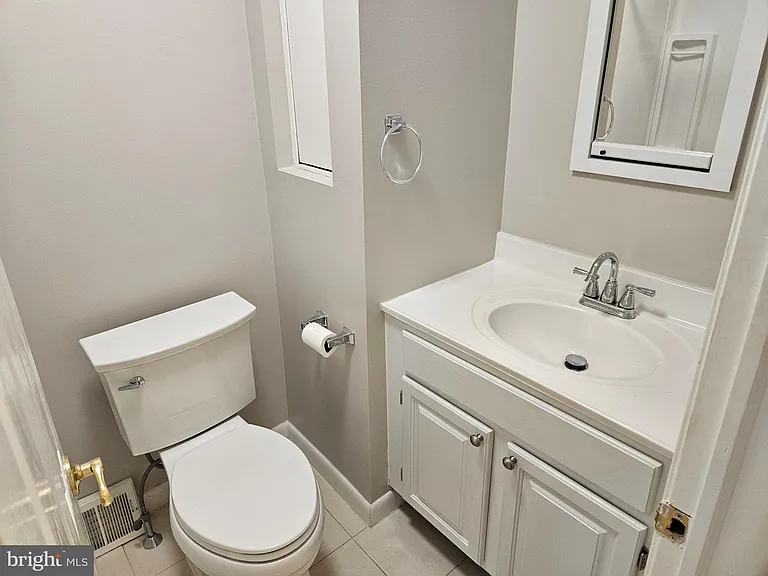 200 N Wayne Ave #9 — Photo 16