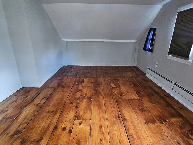 300 W Elm St — Photo 13