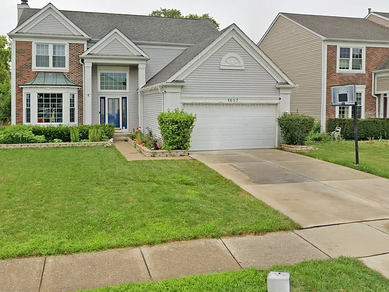 1657 Fairport Dr — Photo 1