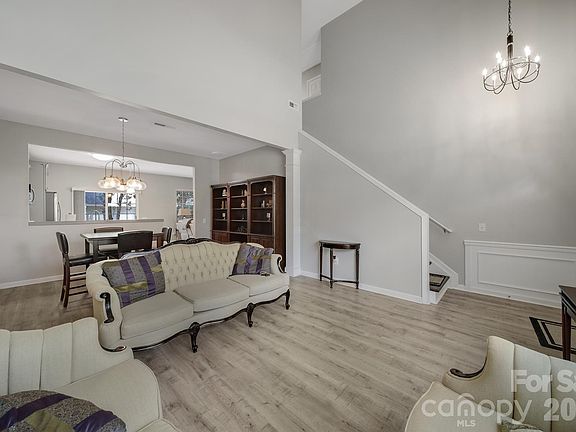 5th image of 11719 Woodmere Trace Dr