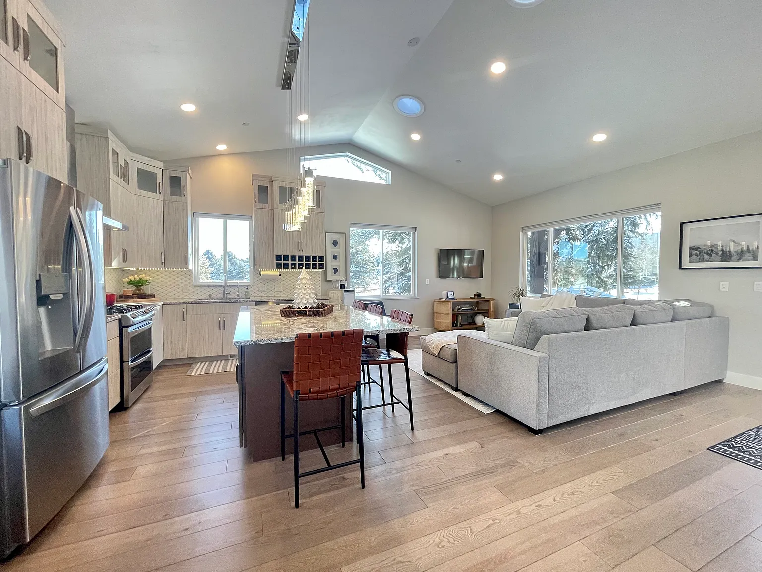 1 bed, 816 sqft, $4,000 — Photo 2