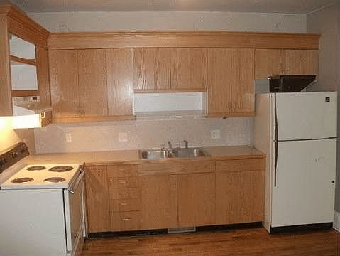 3rd image of 322 25th Ave N