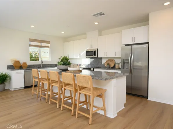 2365 Lionheart Dr, Perris, CA 92570