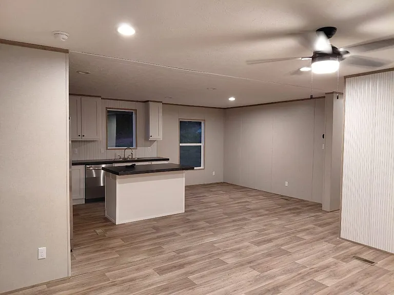 245 Crystal Ln — Photo 3