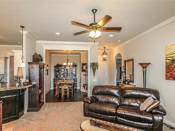 4th image of 3103 Wood Valley