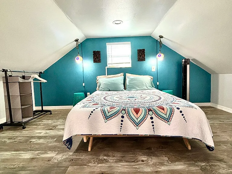 Lofted bedroom (queen bed)