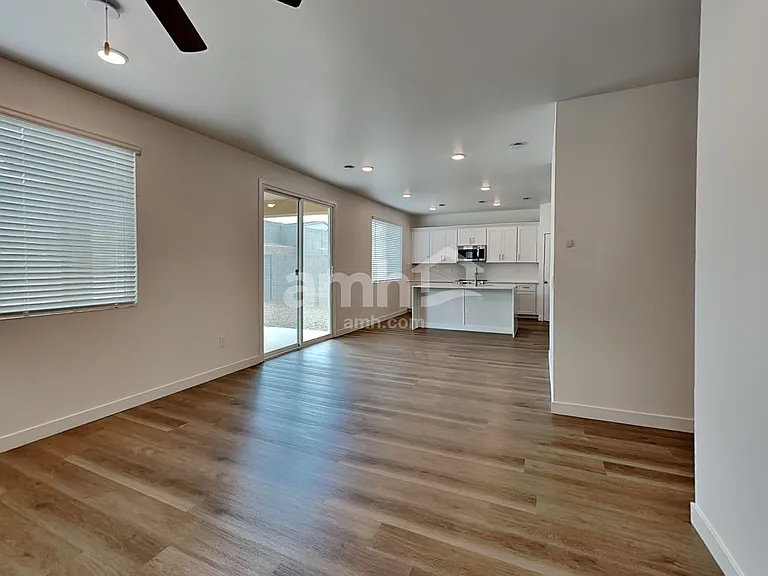12535 W Flynn Ln — Photo 6