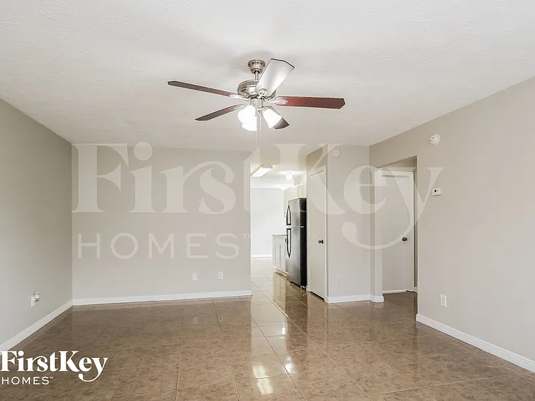 3218 Red Cedar Dr — Photo 3