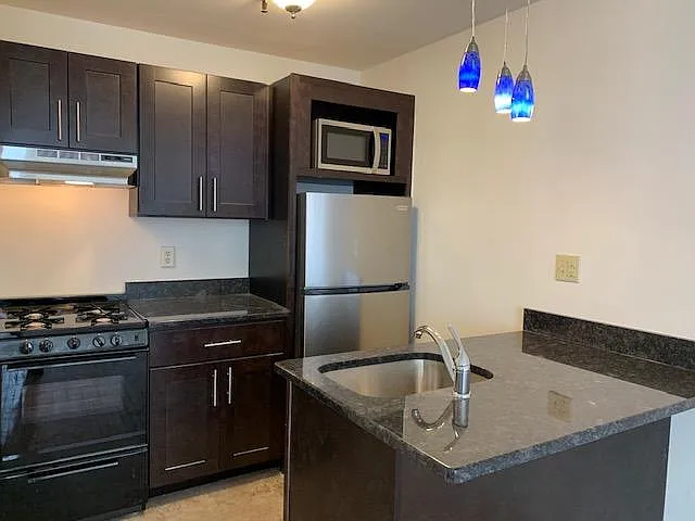 428 S 13th St #403 — Photo 7