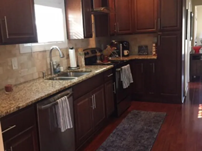 516 Grove Ave — Photo 2