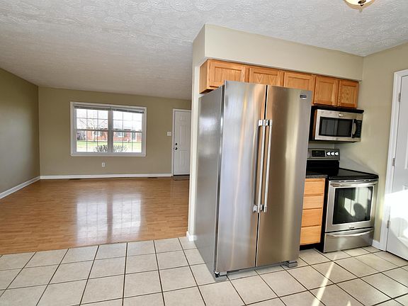 4th image of 3773 Red River Dr