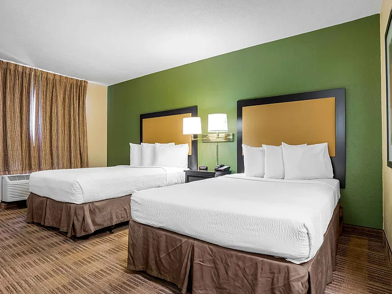 Studio Suite - 2 Full Beds