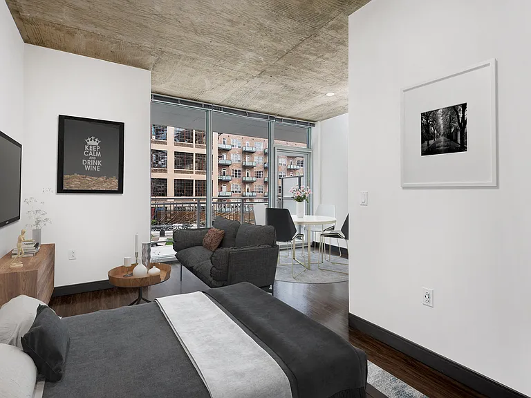 JeffJack Apartments — Photo 21