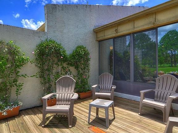 WOOD DECK