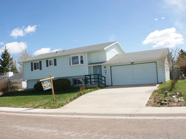 1517 Palomino Dr, Laramie, WY 82070