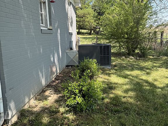 2nd image of 954 Short Mountain Rd