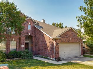 404 E Whitener Rd, Euless, TX 76040