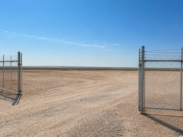 2003 Pitbull Rd #2, Carlsbad, NM 88220