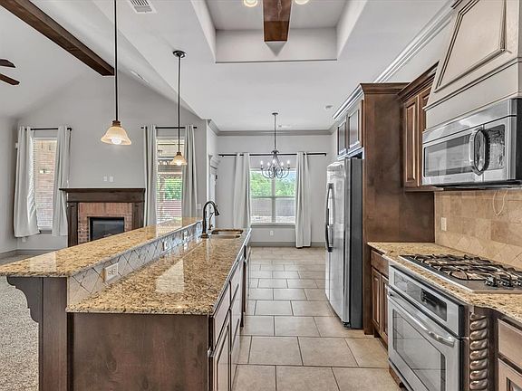 5th image of 701 NE 23rd St