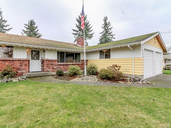 2nd image of 5111 Harbor View Dr NE
